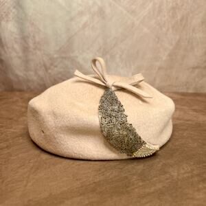 Vintage 40s Glamour Felts Tan Wool Round Pill Box Hat Beaded Bow Old Hollywood